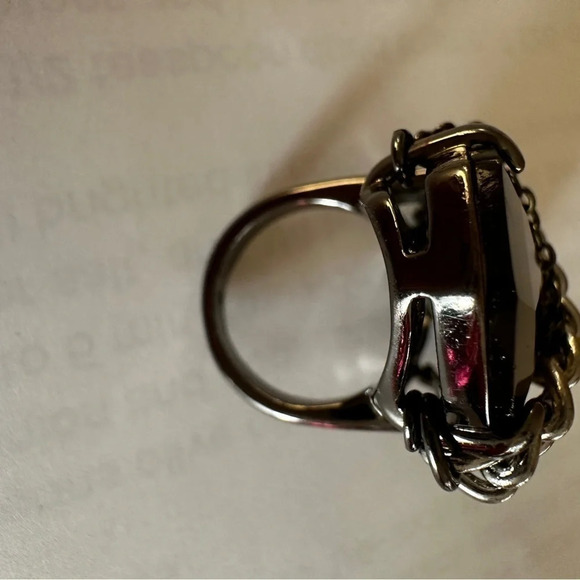 Edgy Faux Smokey Quartz Mixed Media Ring in Gunmetal - EUC - Size 7 - Picture 5 of 7